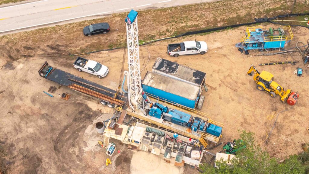 Large water pump and water drilling located in Lake Wales