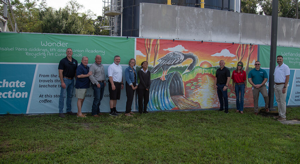 Noticia: Homenaje a jóvenes artistas en la inauguración de la obra de arte mural «Leachate»