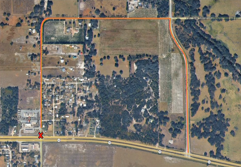 Mapa aéreo en el que se muestra un corte de carretera y un desvío cerca de la carretera estatal 60 y Old Bartow Lake Wales Road. Una ruta de color naranja traza el desvío hacia el norte desde la carretera estatal 60, hacia el este por Old Bartow Lake Wales Road y hacia el sur de vuelta a la carretera estatal 60.